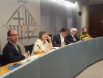 Ayuntamiento de Barcelona impulsa un documento de vecindad para evitar que inmigrantes irregulares vayan al CIE