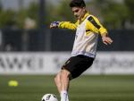 Bartra vuelve a entrenar con el Borussia 29 días después del atentado al autobús del equipo