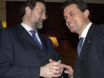 El PSC ve a Mas "en brazos del PP" y exige a Zapatero que cumpla con Cataluña