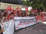 CCOO reúne a cientos de manifestantes para reclamar a Educación la cobertura de vacantes del personal laboral