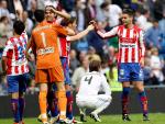 Los jugadores del Sporting festejan un triunfo histórico ante el Madrid en el Bernabeu