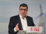 López (PSOE) asegura que no se retirará "de ninguna de las maneras" de la carrera hacia el liderazgo del partido