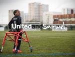 Samp, un portero con paralisis cerebral, pudo conocer a alguno de sus ídolos del United