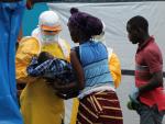 El número de casos semanales de ébola cae por debajo de los 100, según la OMS