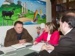 La presidenta de Diputación y el alcalde de Olvera coordinan líneas de colaboración para 2017