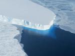 Lagos bajo el glaciar más amenazado de la Antártida drenan en el mar