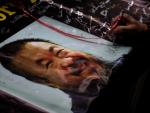 Una asistente del artista chino Ai Weiwei fue amenazada durante el interrogatorio policial