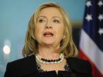Clinton "entristecida" por la muerte de dos periodistas en Libia