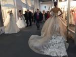 La Barcelona Bridal Fashion Week trae a Europa un desfile de Ángel Sánchez