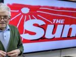 David Hockney reinterpreta el logo del número de The Sun de este viernes