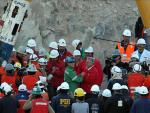 China dona a Chile estatua en conmemoración de la epopeya de los 33 mineros