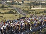 Delgado e Indurain reúnen a 2.100 ciclistas en la 18 Marcha Internacional de Segovia
