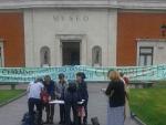 Trabajadores subcontratados del Museo de Bellas Artes inician una recogida de firmas para recabar el apoyo ciudadano