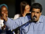 Maduro anuncia una subida del 30% del salario mínimo para "defender" al pueblo "de la guerra de la derecha"