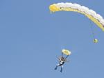 I Festival Aéreo del Aljarafe el 22 de mayo con saltos en paracaídas, ultraligeros y drones