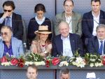 El Rey Juan Carlos y la Infanta Elena inculcan a Victoria Federica su pasión por el tenis