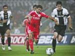 El Benfica sube al liderato provisionalmente con goles de Cardozo y César