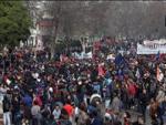 Barricadas y escaramuzas en el último día de paro en Chile