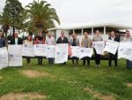 Diputación entrega 21.000 bolsas y 60 cubas para promover el respeto medioambiental en los caminos del Rocío