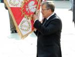 Komorowski afirma que no se erigirá un monumento en el palacio en honor a Kaczynski