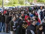Largas colas en el Calderón en las primeras horas de venta de las entradas para la final de la Liga Europa