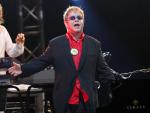 Elton John da un concierto benéfico ante 30.000 personas en México