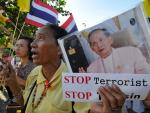 Dos policías muertos y 12 heridos en nuevos brotes de violencia en Bangkok