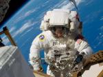 Los astronautas inician su tercer paseo espacial en la EEI