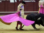 Castella y Perera se justifican, aun sin trofeos, con una mala corrida de los toros de "El Capea"