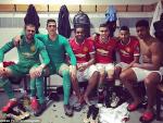 Valdés, junto a los jóvenes del Manchester United