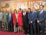 El director Adolfo Martínez reivindica los "valores" del Ejército en la premiere de 'Zona hostil'
