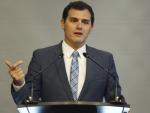 Rivera dice que no dejará de viajar a Venezuela por las advertencias de Cabello, "un matón político" del régimen