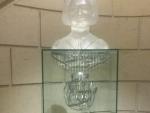 El Congreso reubica cerca del Hemiciclo el busto de Clara Campoamor y bautiza con su nombre la sala que lo acoge