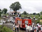 Mueren 40 peregrinos al volcar el tractor en que viajaban en la India