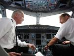 Un desequilibrado intenta entrar en la cabina del piloto en vuelo entre París y Casablanca