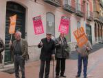 Una treintena de afectados de Fórum y Afinsa exige en Valladolid la solución a un fraude tras diez años de espera