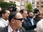 Rajoy recibe gritos de "presidente" y "ladrón" a su llegada a Alfafar (Valencia)