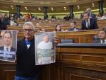 PP y PSOE quieren que la Mesa del Congreso amoneste a Cañamero por mostrar fotos a Catalá en el hemiciclo