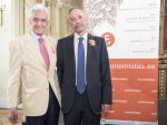 El Consejo General de Economistas premia a Julio Segura y Pedro Schwartz por su aportación a la economía