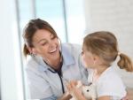 Asociaciones de Pediatría alerta de que Sanidad pueda derivar a niños mayores de 7 años a médicos de adultos