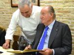 El Rey Juan Carlos disfruta del mejor cocido en Vallecas