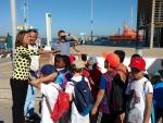 Unos 300 escolares conocen las actividades medioambientales del puerto deportivo de Mazagón