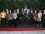 Diputación reconoce la labor de la Policía Nacional y le entrega el guión de la provincia
