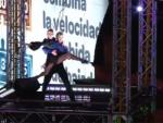 Mora Godoy balia un tango a más de 60 metros de altura frente al Obelisco