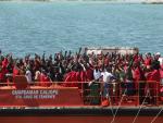 Unos 800 inmigrantes permanecen en Tarifa (Cádiz) atendidos por la Cruz Roja