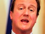 David Cameron dice que Afganistán es su "prioridad" en una visita sorpresa al país