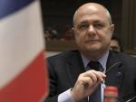 El ministro francés de interior contrató a sus hijas menores como asesoras