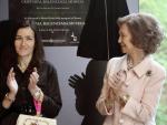 La reina inaugura el museo de Balenciaga, el gran maestro de la alta costura