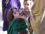 Pakistán lanza una campaña contra la polio para inmunizar a 2,1 millones de niños en Karachi