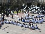 Conmemoran el 104 aniversario del nacimiento de Ayala con más de un millar de globos